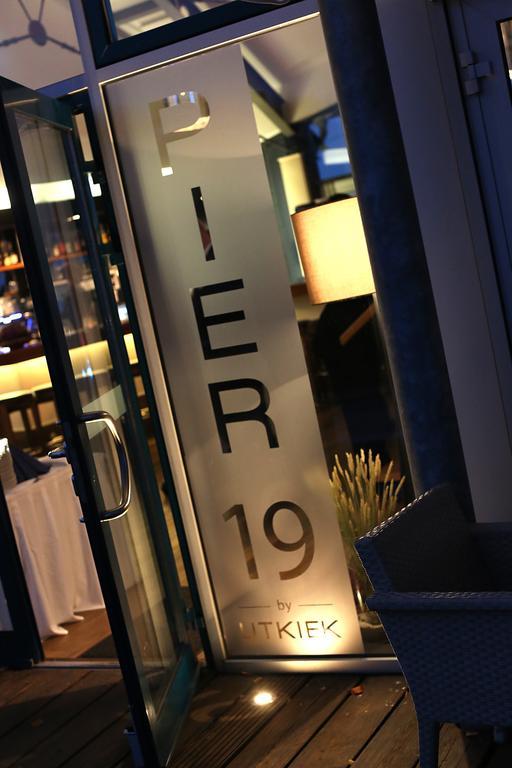Hotel & Restaurant Utkiek グライフスヴァルト エクステリア 写真