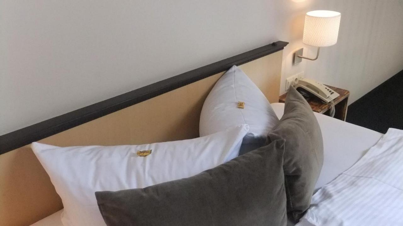 Hotel & Restaurant Utkiek グライフスヴァルト エクステリア 写真